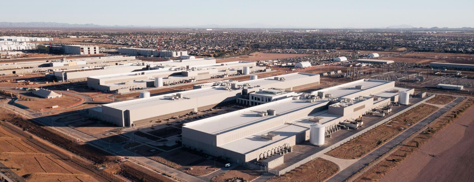 Meta Data Center in Mesa, AZ. Photo courtesy of Meta. (https://azbigmedia.com/real-estate/commercial-real-estate/meta-announces-mesa-data-center-is-operational/)